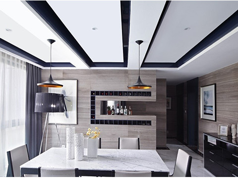 餐廳 深色家具與白色墻面的對(duì)比,幾何理性的線(xiàn)條在客廳里慢慢延伸出來(lái)。 餐廳 深色家具與白色墻面的對(duì)比,幾何理性的線(xiàn)條在客廳里慢慢延伸出來(lái)。